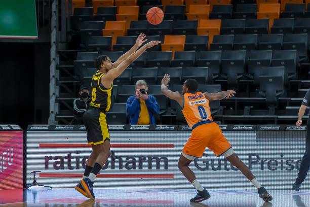 士替补阵容 士替补阵容